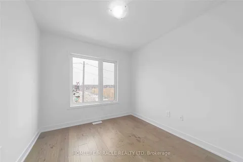 31 Evergreen Terrace, Barrie, ON L9J 0M6