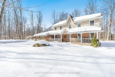 64 Goldfinch Crescent, Tiny, ON L0L 2J0
