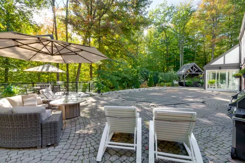 11 Park Trail, Springwater, ON L9X 0L3