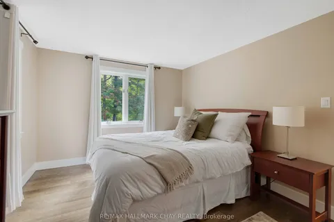 11 Park Trail, Springwater, ON L9X 0L3