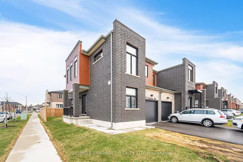 92 Fairlane Avenue, Barrie, ON L9J 0M9