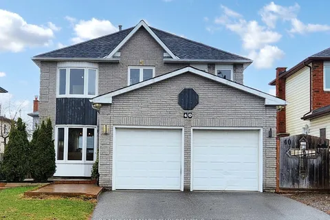 40 Shakespeare Crescent, Barrie, ON L4N 6C1