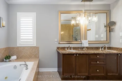 54 Parisian Crescent, Barrie, ON L4N 0Y9