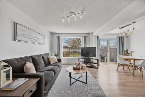 99 Courtney Crescent, Barrie, ON L4N 5S9