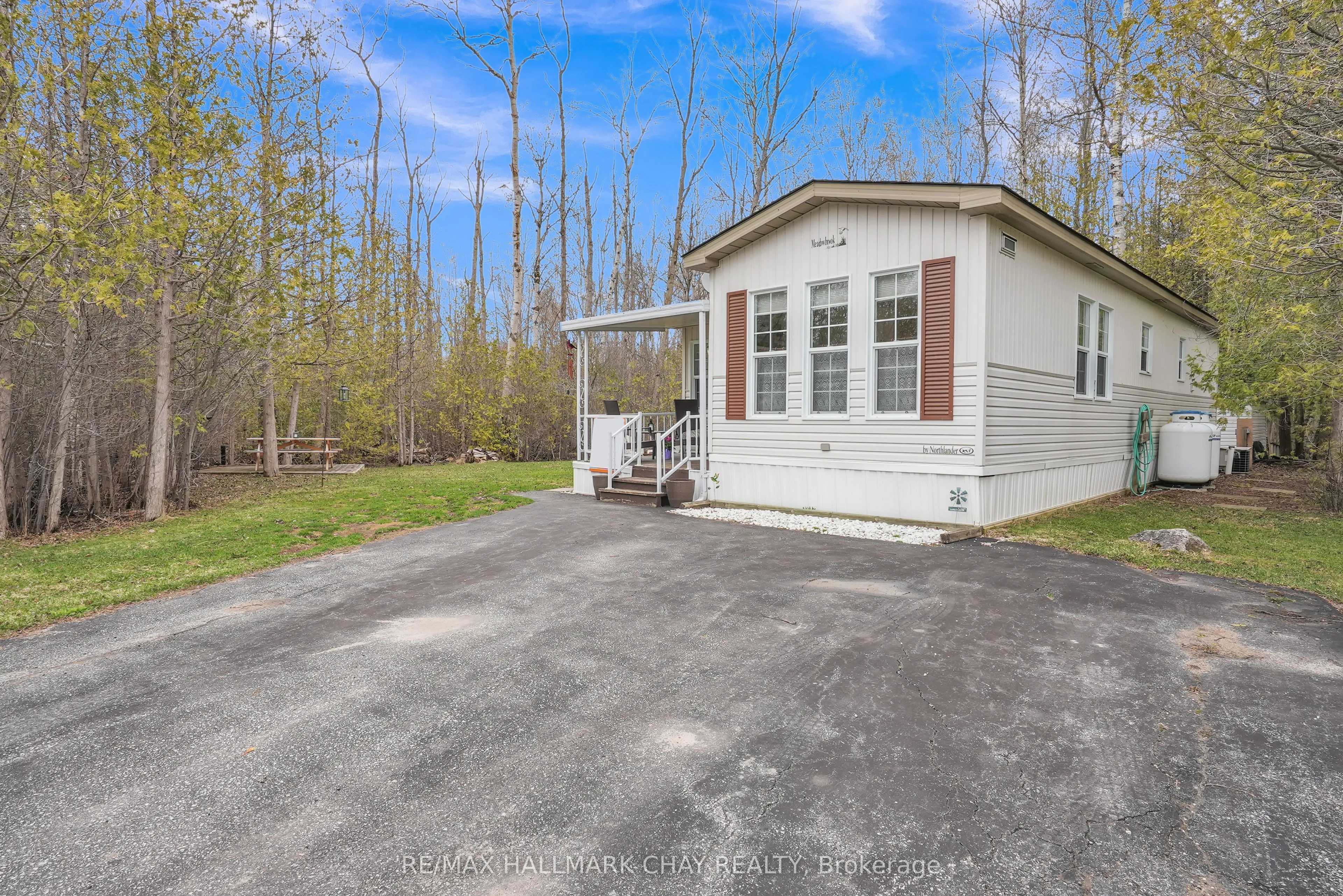9 PRINCESS DIANA Drive, Springwater, ON L0L 1P0