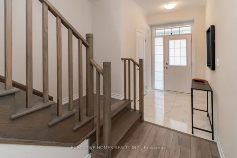 15 Rochester Drive, Barrie, ON L9J 0V9