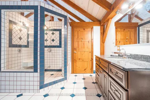 187 Champlain Road, Penetanguishene, ON L9M 1S2