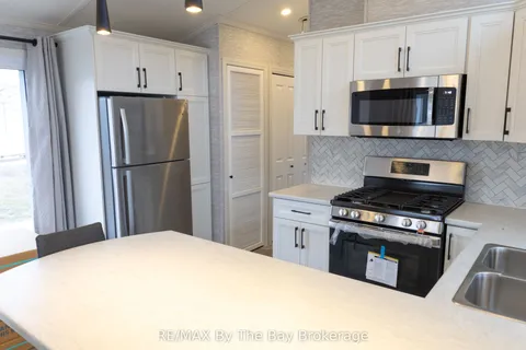 3282 Ogdens Beach Road, ON L9S 2K6