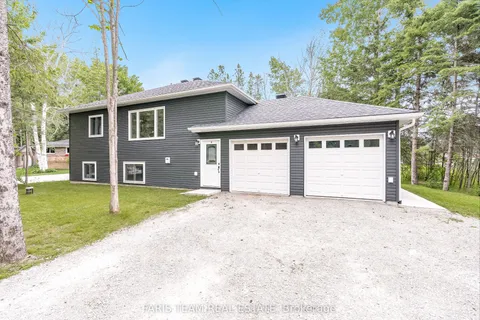 2082 Centre Avenue, Severn, ON L3V 6H3