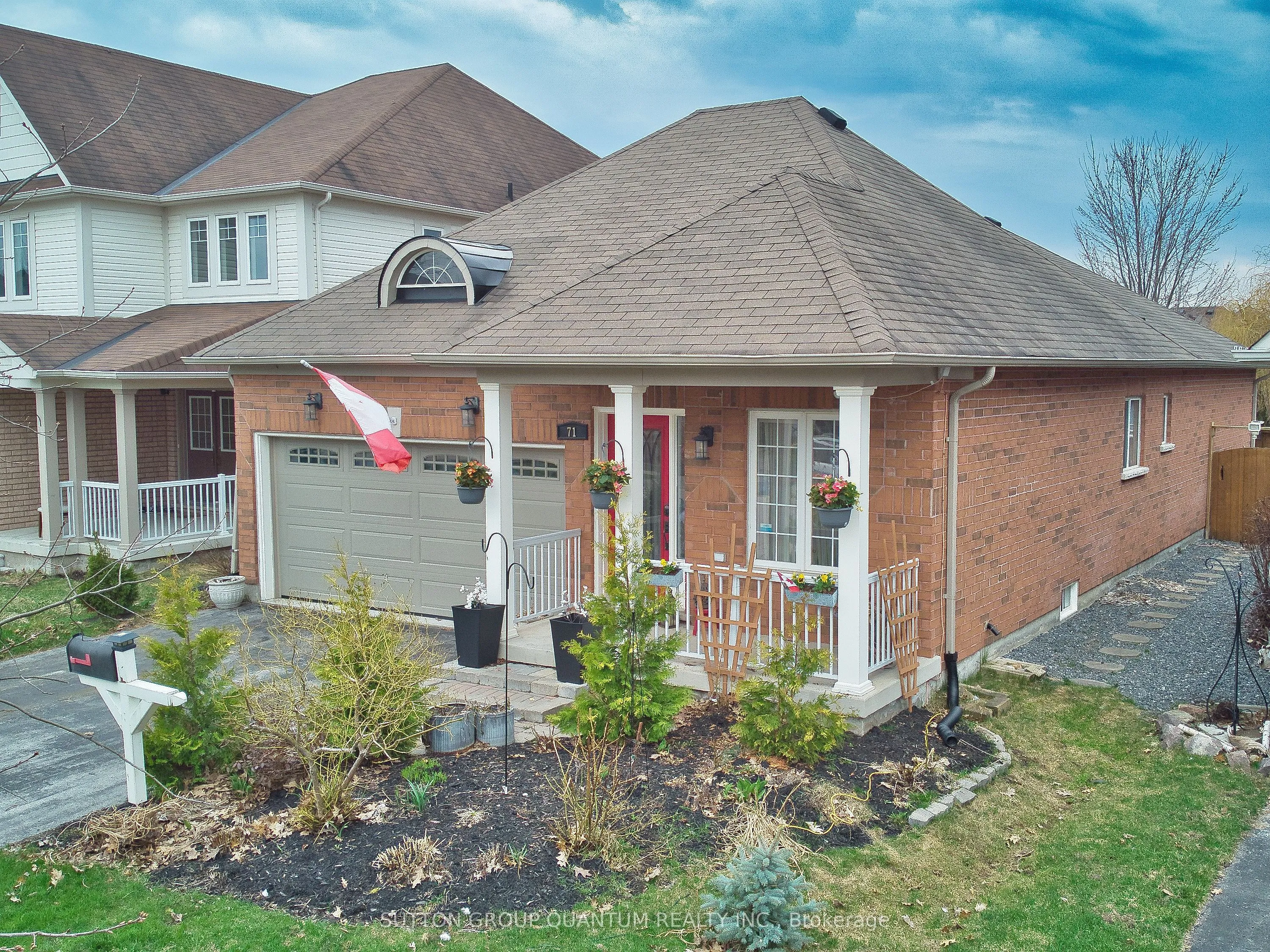 71 Versailles Crescent, Barrie, ON L4M 0B8