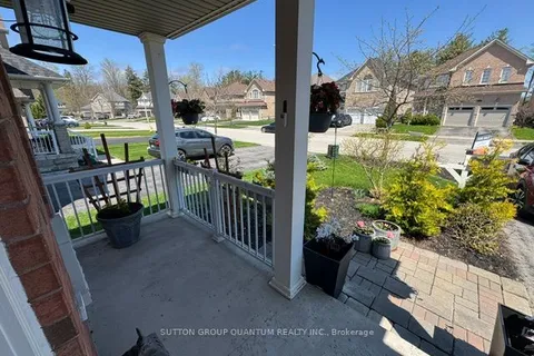 71 Versailles Crescent, Barrie, ON L4M 0B8