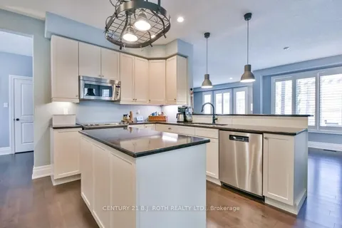99 JEWEL HOUSE Lane, Barrie, ON L4N 5X1