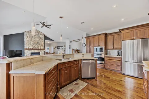 33 Springhome Road, Oro-Medonte, ON L0L 1T0
