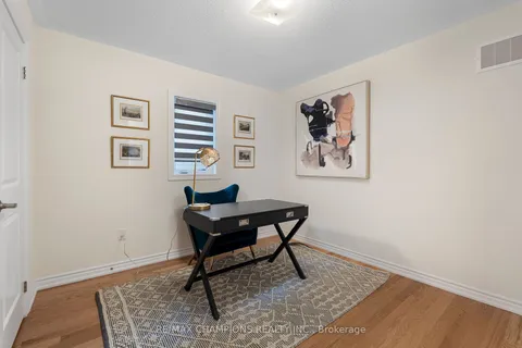 124 Durham Avenue, Barrie, ON L9J 0L8
