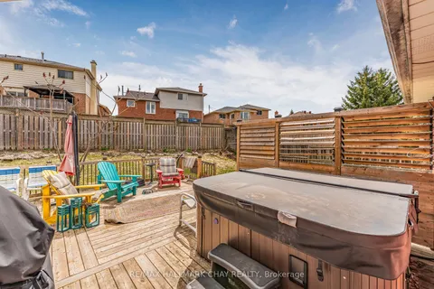 11 Watson Court, Orillia, ON L3V 7S5