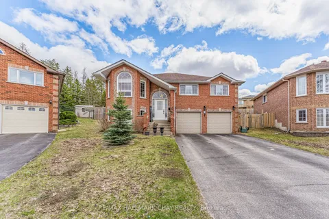 11 Watson Court, Orillia, ON L3V 7S5