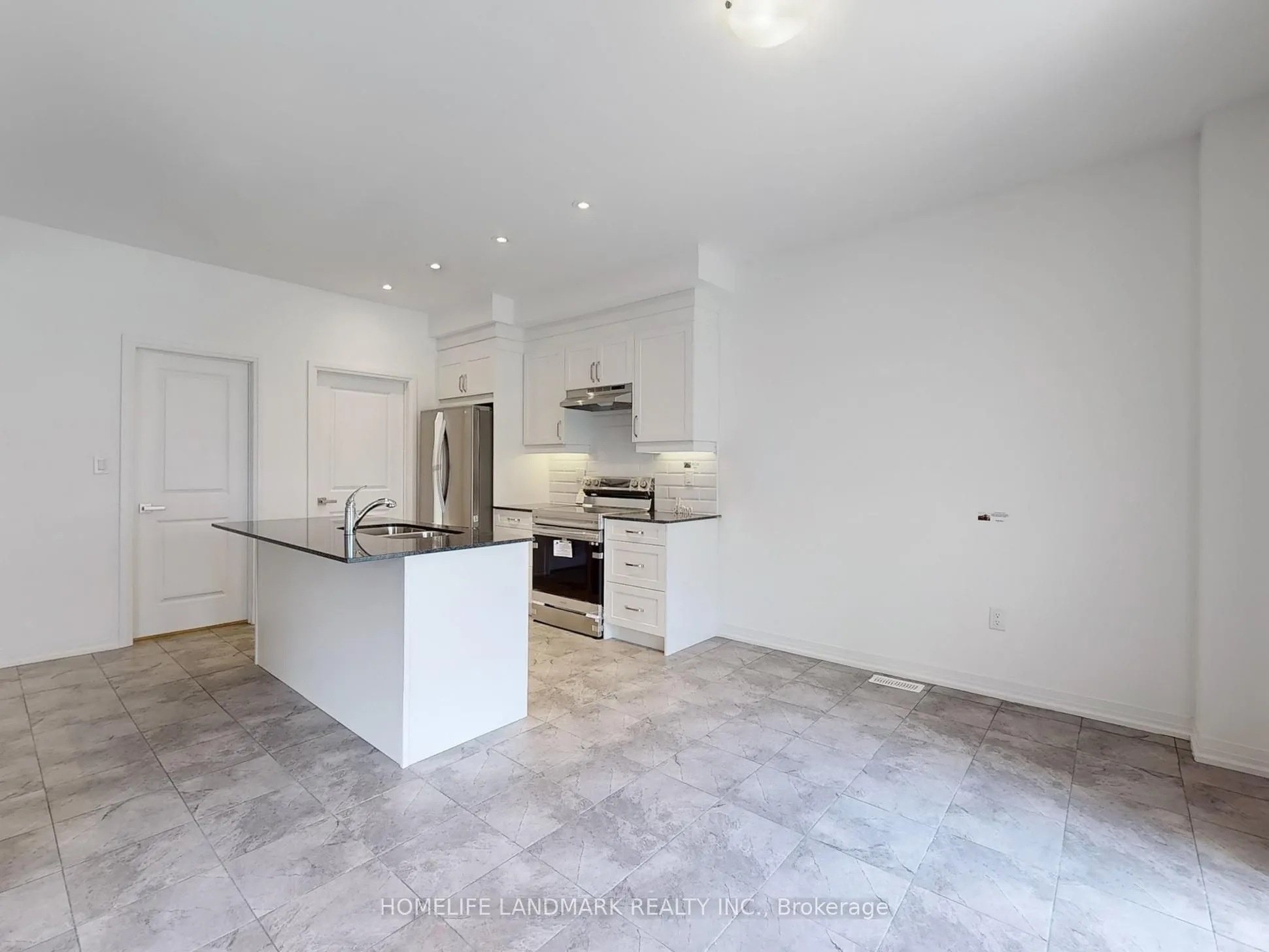 67 Wheatfield Road, Barrie, ON L9J 0T4