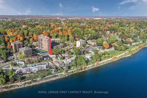 36 Kempenfelt Drive, Barrie, ON L4M 1B9