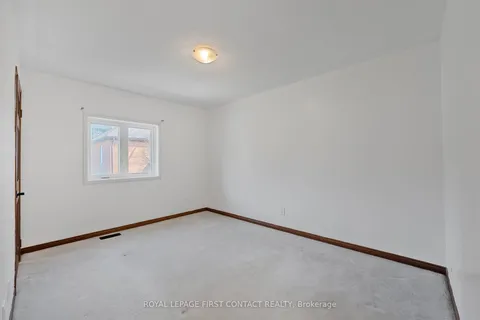 36 Kempenfelt Drive, Barrie, ON L4M 1B9
