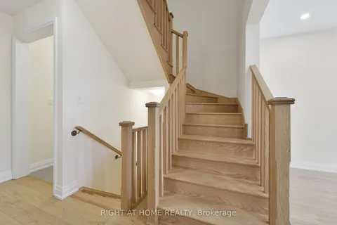 52 Bearberry Road, Springwater, ON L9X 2E2