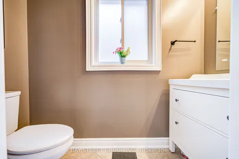 77 Graihawk Drive, Barrie, ON L4N 6G7