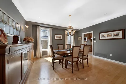 14 Regalia Way, Barrie, ON L4M 7H7