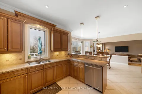 14 Regalia Way, Barrie, ON L4M 7H7