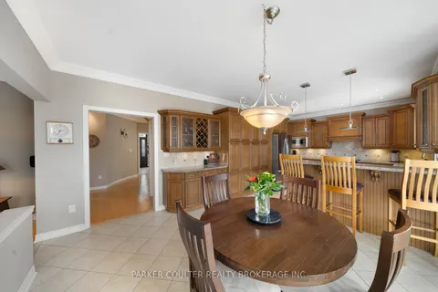 14 Regalia Way, Barrie, ON L4M 7H7