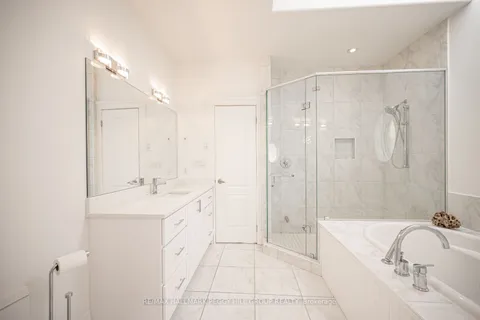16 Bridle Trail, Springwater, ON L9X 0J9