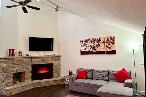 78 Forest Circle, Tiny, ON L9M 0H4