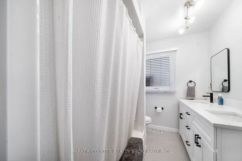 80 Cundles Road, Barrie, ON L4M 2Z7