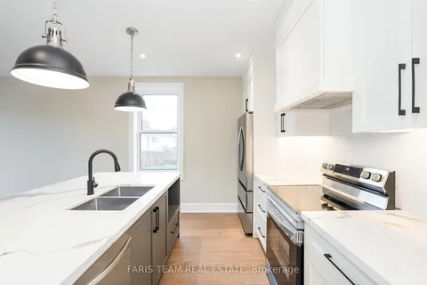 9 Bertram Drive, Springwater, ON L0L 1P0