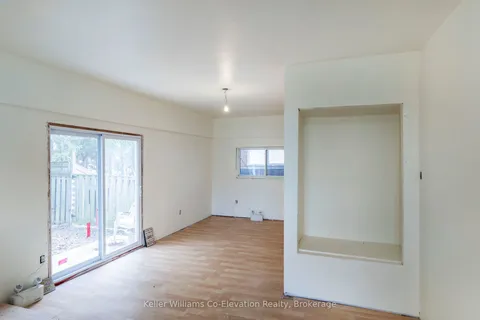 230 Elizabeth Street, Midland, ON L4R 1Y4