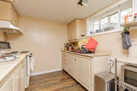 51 RAGLAN Street, Collingwood, ON L9Y 4Y6