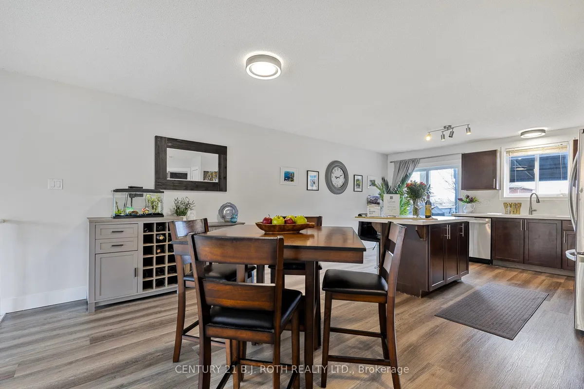 11 Masters Drive, Barrie, ON L4M 6W4