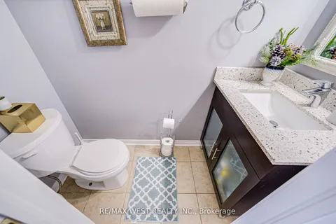14 Lancaster Court, Barrie, ON L4M 0G1