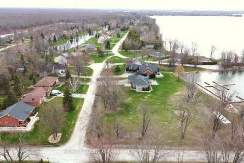 5 Fernwood Lane, Ramara, ON L0K 1B0