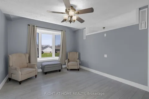 42 Byrnes Crescent, Penetanguishene, ON L9M 1V9