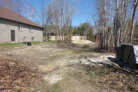 40 Iris Drive, Wasaga Beach, ON L9Z 2A5