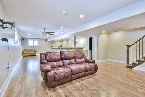 27 Houben Crescent, Oro-Medonte, ON L0L 1T0
