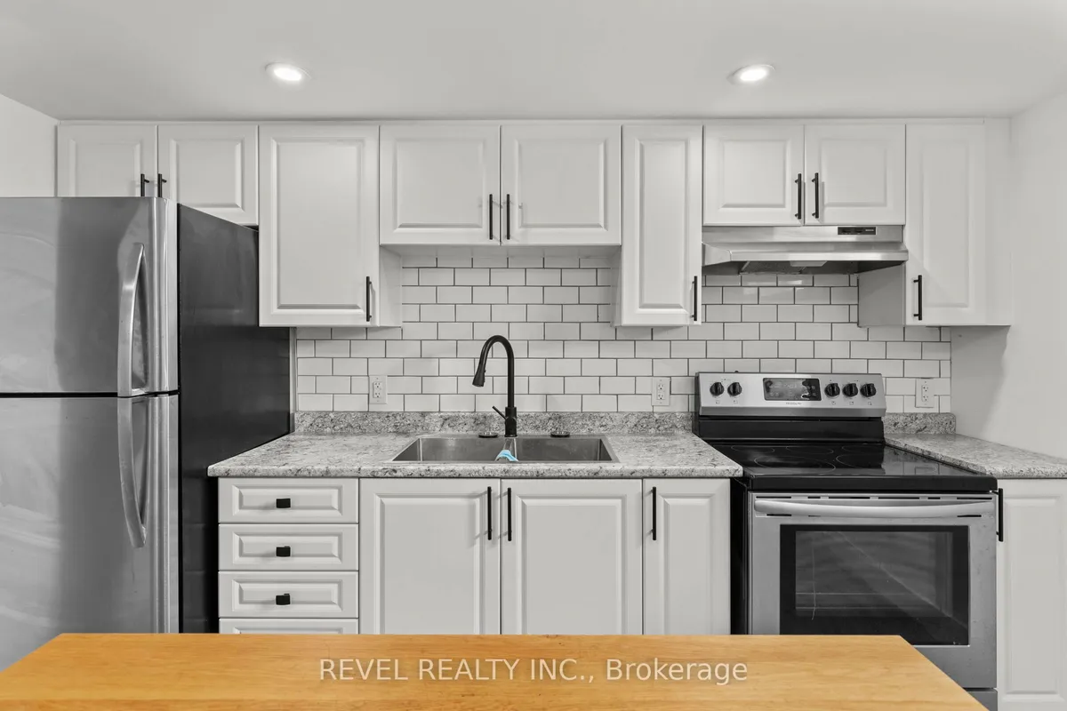 99 Wellington Street, ON L4M 2C6