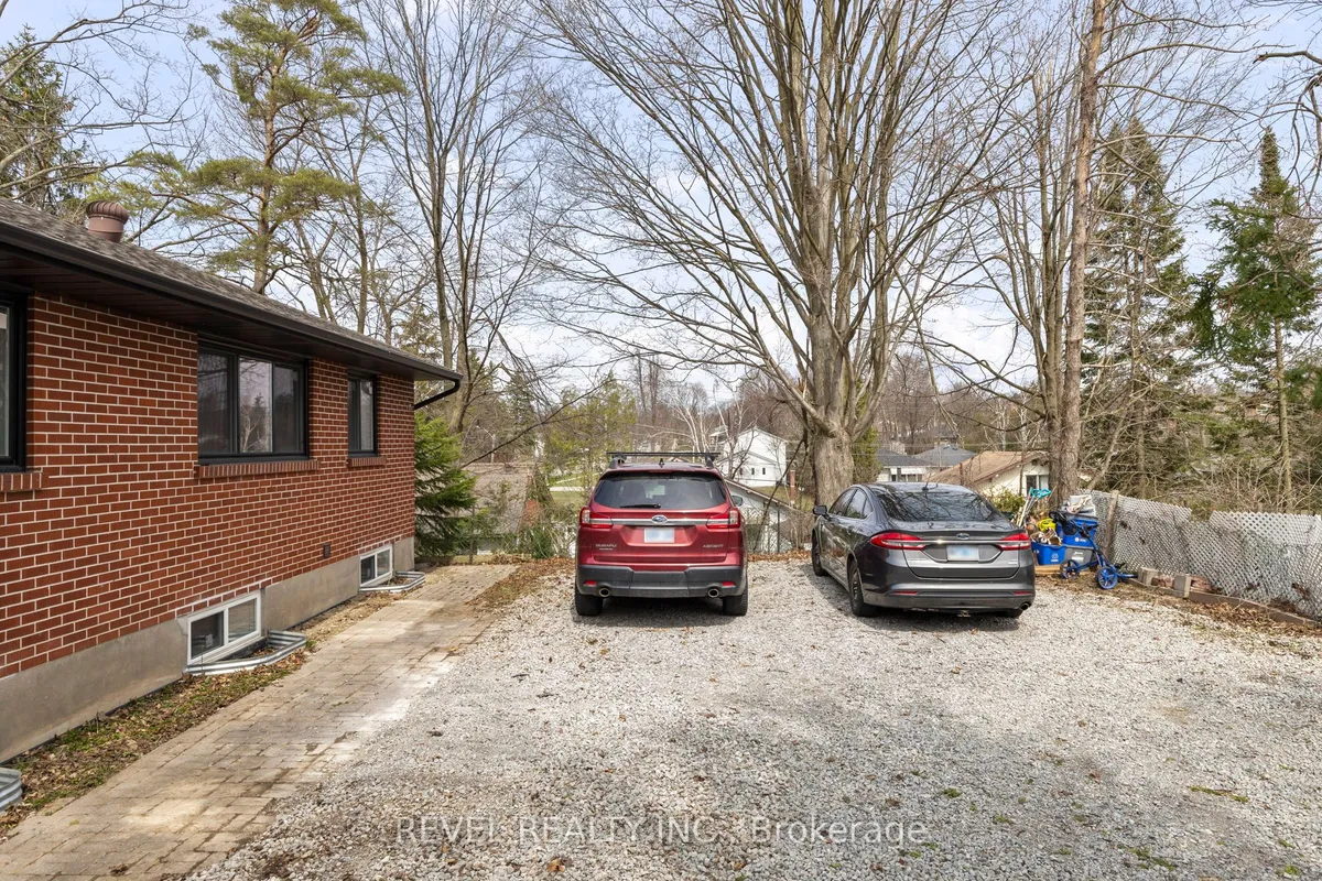 99 Wellington Street, ON L4M 2C6