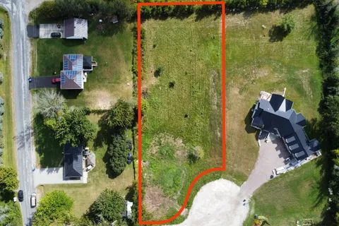 11 ferreira Road, Ramara, ON L3V 0M9