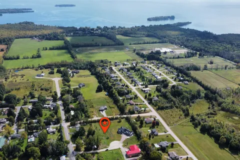 11 ferreira Road, Ramara, ON L3V 0M9