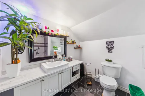 16 fifth Street, Midland, ON L4R 3V2