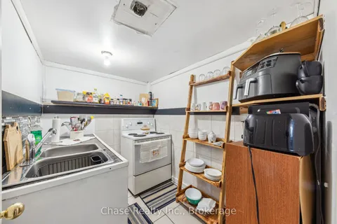 16 fifth Street, Midland, ON L4R 3V2