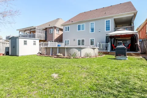 26 Regalia Way, Barrie, ON L4M 7H7