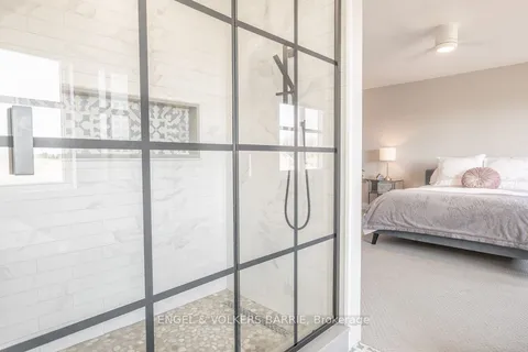 38 Nelson Street, Clearview, ON L0M 1G0