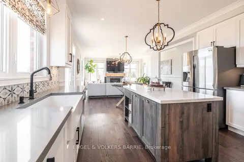 38 Nelson Street, Clearview, ON L0M 1G0