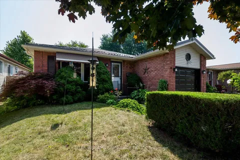 92 Hickling Trail, Barrie, ON L4M 5T3